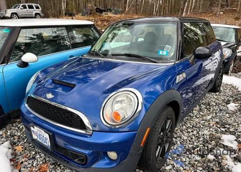 2013 Mini Cooper S из США, поврежденный, VIN WMWSV3C59DT477496